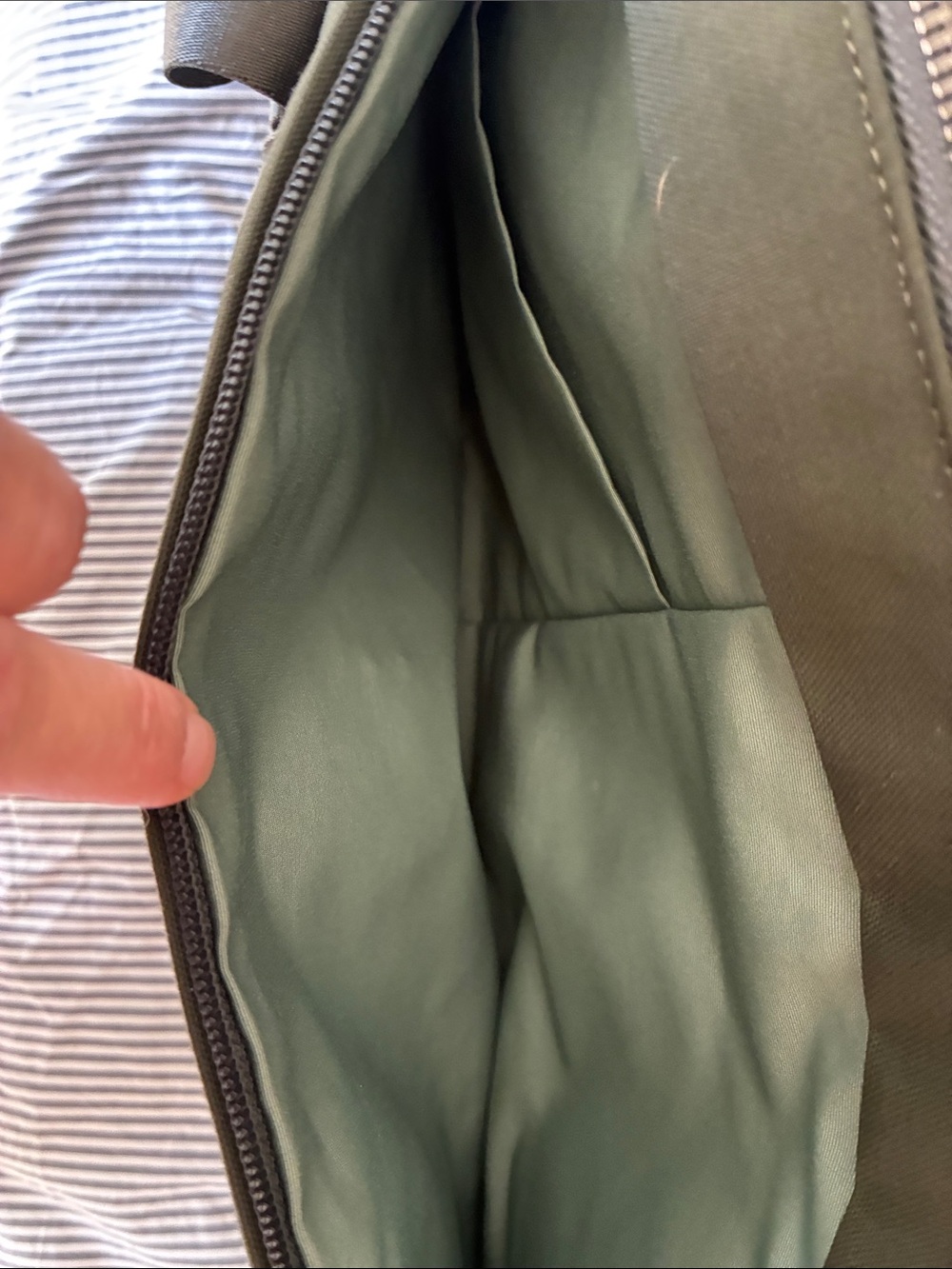 Bellroy Classic Tote in Olive - Picture 12 of 13